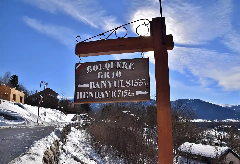 Ruelle de pierre village Bolquère Cerdagne